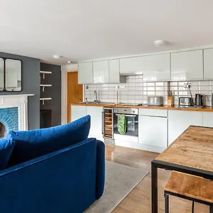 Central Grand Parade Apartment Brighton