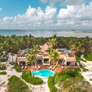 Beachfront Playaaekun Villa Tulum